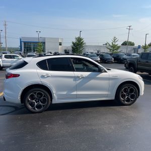 2022 ALFA Romeo STELVIO VELOCE — фото 10