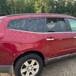 2010 Chevrolet TRAVERSE LT photo 9