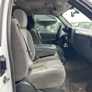 صورة مصغرة 30 لـ 2004 Chevrolet SILVERADO 2500HD LS