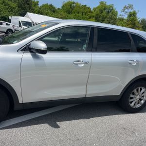 2018 KIA SORENTO L photo 4