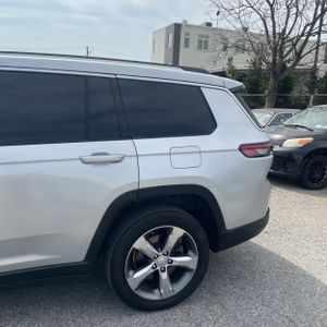 JEEP GRAND CHEROKEE L LIMITED - 6