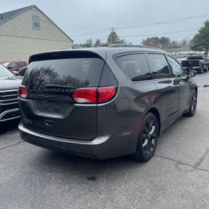 CHRYSLER PACIFICA TOURING - 6