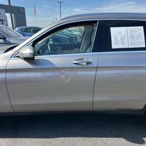 MERCEDES-BENZ GLC - 4