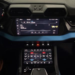 2025 Lamborghini URUS SE — миниатюра 38