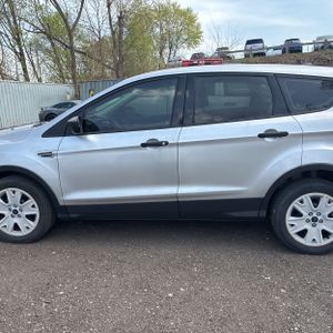 FORD ESCAPE S - 4