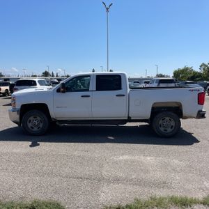 CHEVROLET SILVERADO - 3