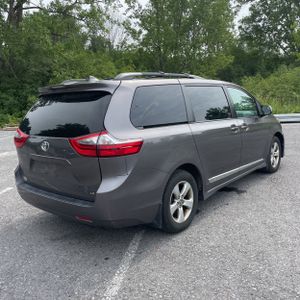 2020 Toyota SIENNA LE 8-PASSENGER — фото 8