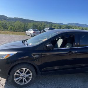 FORD ESCAPE SE - 2