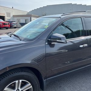 2016 Chevrolet TRAVERSE LT 照片 2