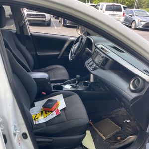 2017 Toyota RAV4 LE 缩略图 33