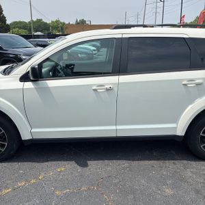 2018 Dodge JOURNEY SE — фото 4