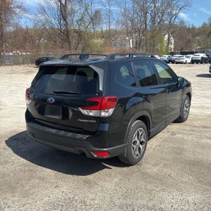 SUBARU FORESTER PREMIUM - 8
