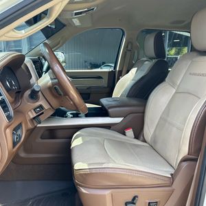 2022 RAM 3500 LARAMIE 照片 32