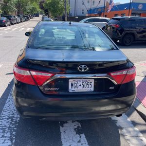 2017 Toyota CAMRY SE photo 7