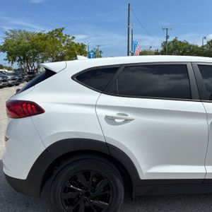 HYUNDAI TUCSON SE - 9