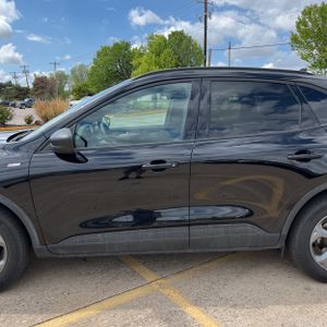 FORD ESCAPE ST-LINE - 4