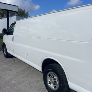 CHEVROLET EXPRESS 3500 - 6