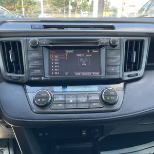 صورة 38 لـ 2015 Toyota RAV4 XLE