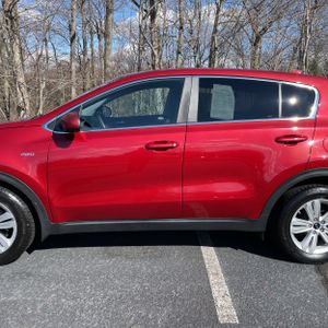 KIA SPORTAGE LX - 4