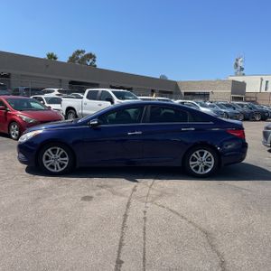 HYUNDAI SONATA SE - 3