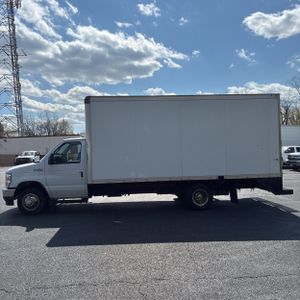 FORD E-450 CUTAWAY - 3