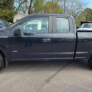 FORD F-150 XL - 4