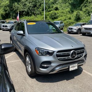2025 Mercedes-BENZ GLE — миниатюра 11