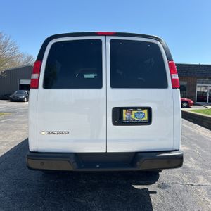 CHEVROLET EXPRESS LS 3500 - 7