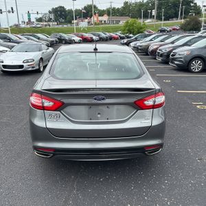 FORD FUSION SE - 7
