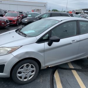 FORD FIESTA SE - 2