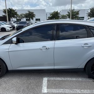 FORD FOCUS TITANIUM - 4