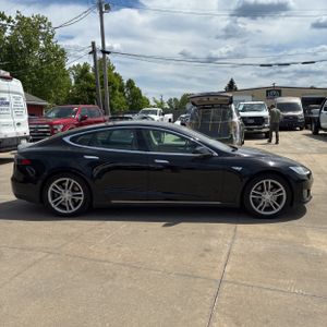 TESLA MODEL S BASE - 10