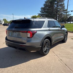 FORD EXPLORER ST-LINE - 8