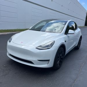 TESLA MODEL Y LONG RANGE - 1