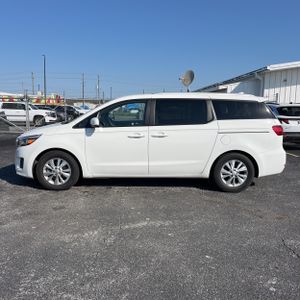 KIA SEDONA LX - 3