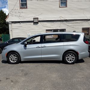 CHRYSLER PACIFICA TOURING L - 3