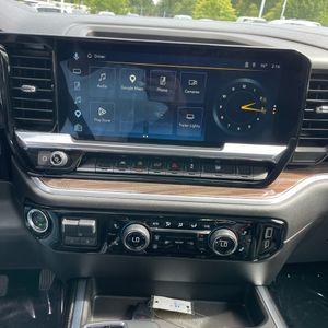 2025 Chevrolet SILVERADO 1500 RST 照片 32
