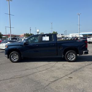 2022 Chevrolet SILVERADO 1500 LT 照片 3