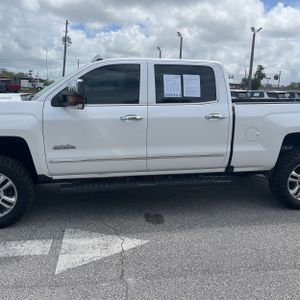 CHEVROLET SILVERADO 2500HD HIGH COUNTRY - 4