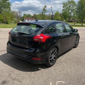 FORD FOCUS SE - 8