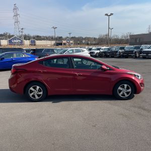 HYUNDAI ELANTRA SE - 10