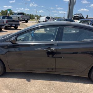 2016 Hyundai ELANTRA SE — фото 4