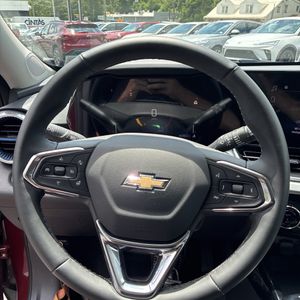 2025 Chevrolet TRAX LT — миниатюра 33
