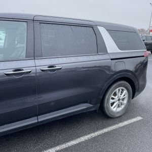 KIA CARNIVAL LX - 6