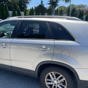 2014 KIA SORENTO LX photo 6