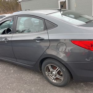 HYUNDAI ACCENT GLS - 6
