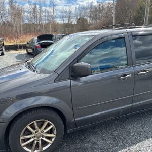 DODGE GRAND CARAVAN SXT - 2
