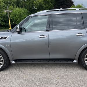 2017 Infiniti QX80 — фото 4
