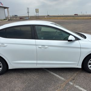 2019 Hyundai ELANTRA SE 照片 11