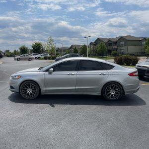 FORD FUSION SE - 3